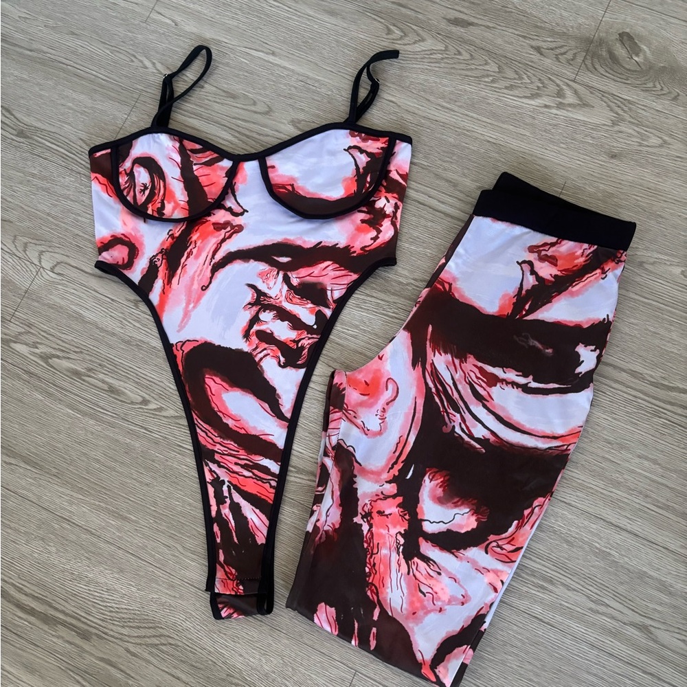 5/$25✨Abstract Print Bodysuit and Leggings Set